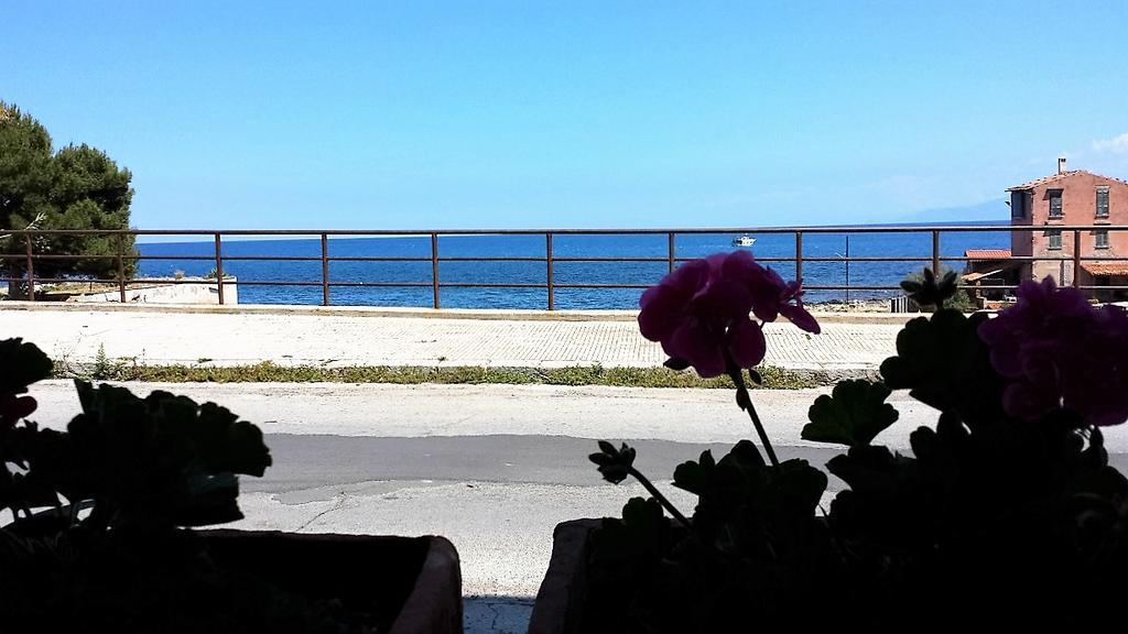 Casa Lorenzo Apartment Porticello Ngoại thất bức ảnh