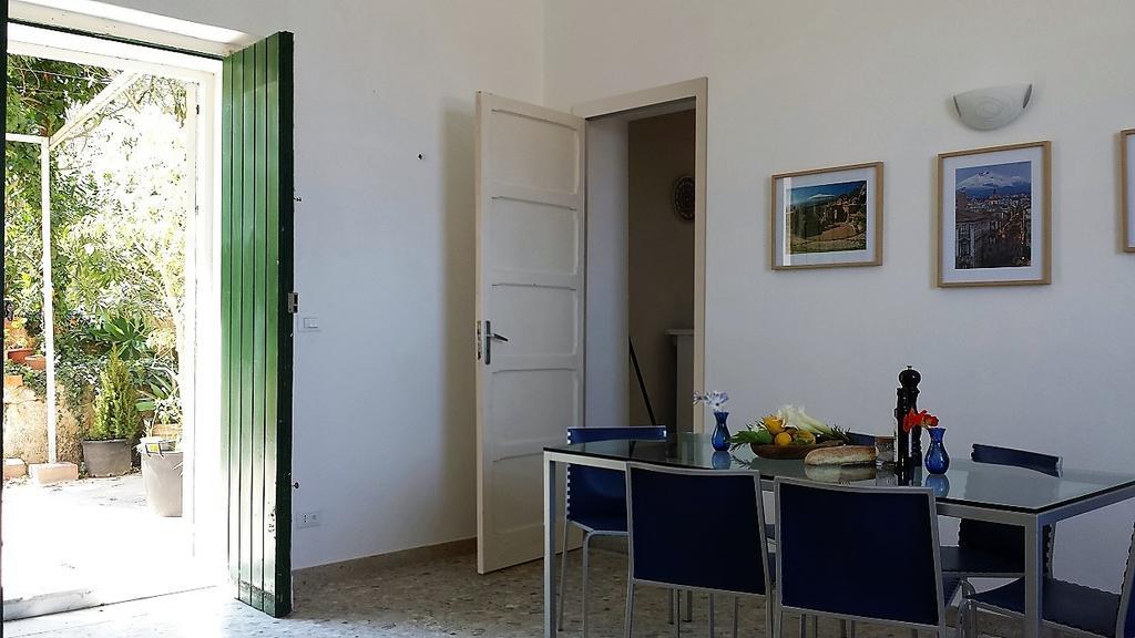 Casa Lorenzo Apartment Porticello Ngoại thất bức ảnh
